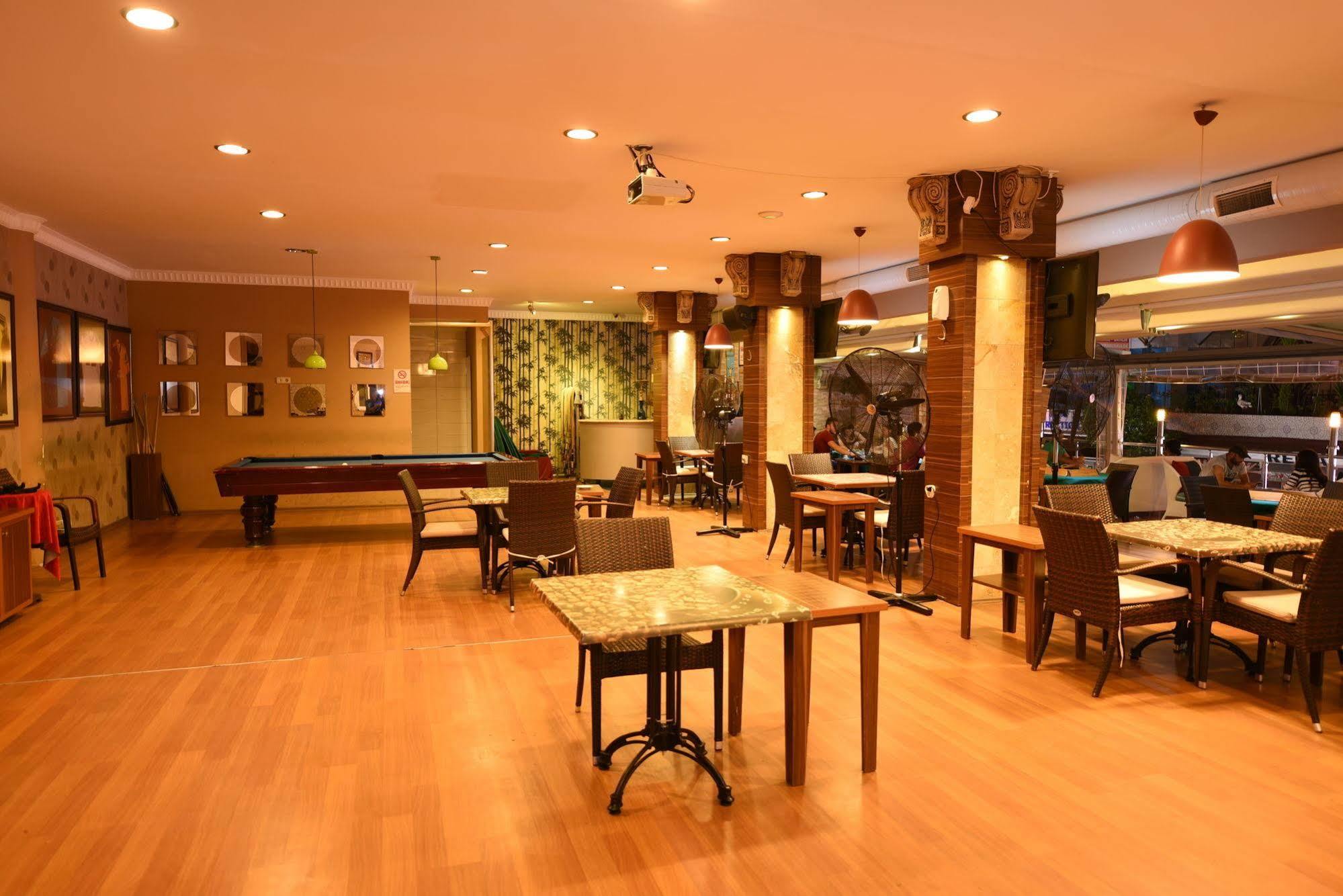 Park Hotel (Adults Only) Αλάνια Εξωτερικό φωτογραφία